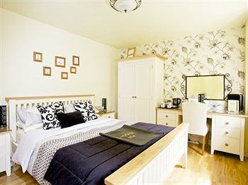 Silverstone Guest House Exterior foto